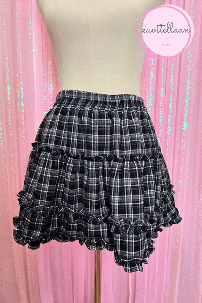 Black and white tartan sukapan (second hand)