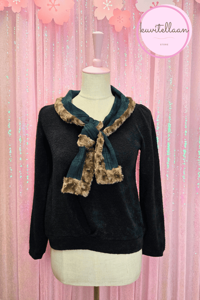 Axes Femme black pullover with tartan collar (second hand)