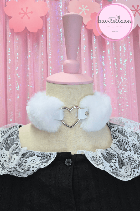 Fluffy white necklase